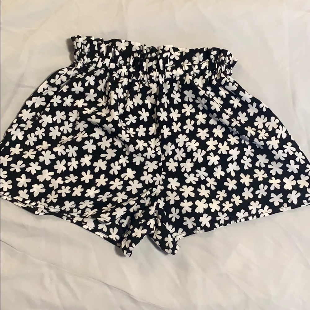 Soprano Floral Print Shorts—Black and White